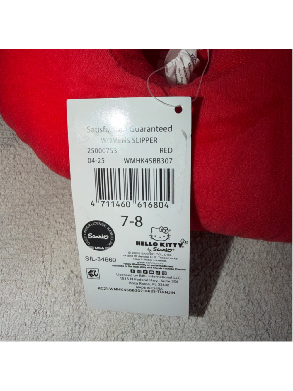 NWT Women’s Size 7/8 Hello Kitty by Sanrio Christmas Stocking Slippers - Picture 3 of 9